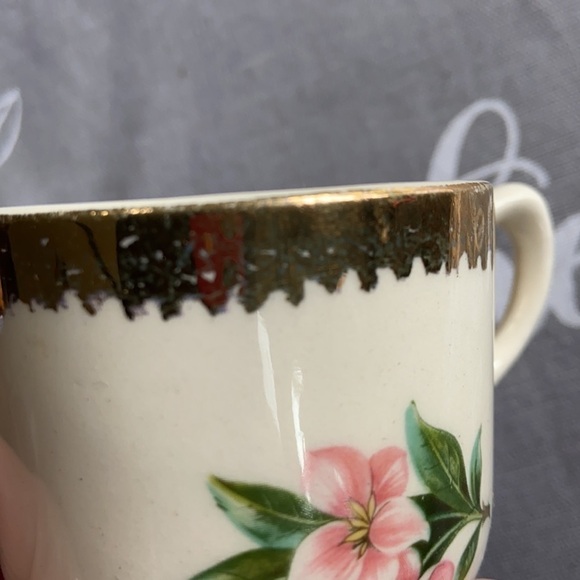 VINTAGE Mini Floral Gold Trim Tea cup and saucer - Picture 8 of 9